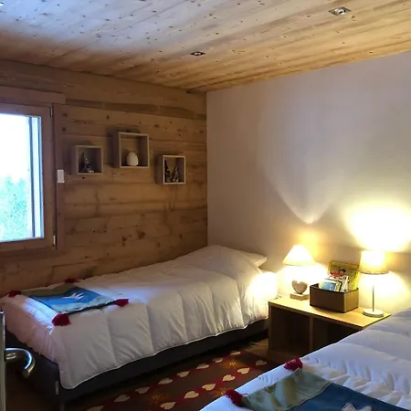 Chalet Avec Jardin Proche Centre Village *